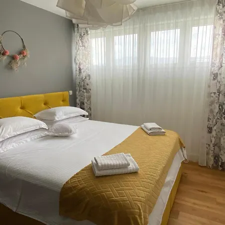 Apartment Lelu Luxury With Sea Views Near Centre And Bacvice